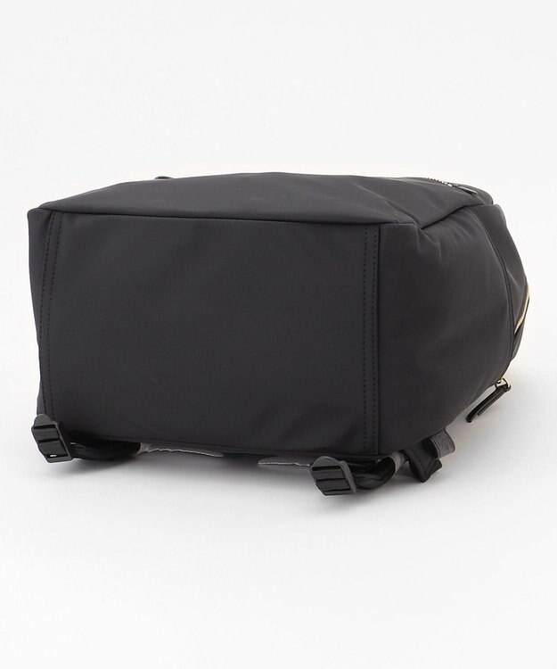 自由区 【軽量・撥水】ファンクショナルポケット リュック ブラック