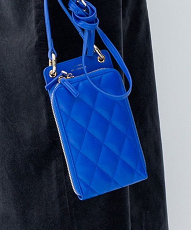 23区 【新色追加】キルティング スマホ ポシェット サックスブルー系