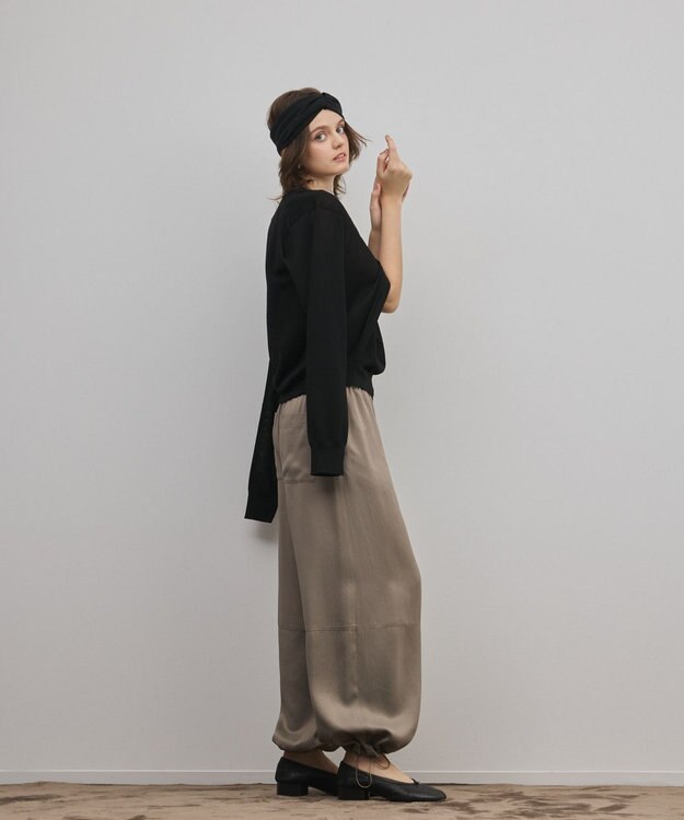 GRACE CONTINENTAL マットサテンバレルパンツ カーキ