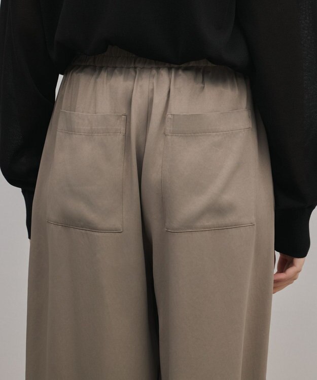 GRACE CONTINENTAL マットサテンバレルパンツ カーキ