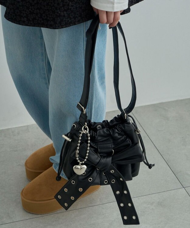 WEGO チャーム付きハトメリボンショルダー ブラック