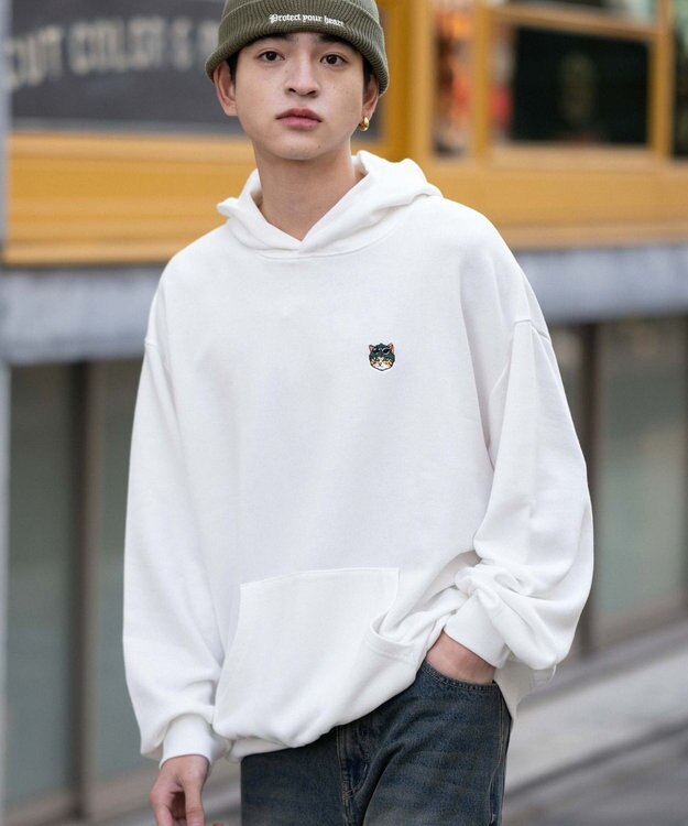 WEGO 【ユニセックス着用ITEM/SMLサイズ展開/裏起毛】ワンポイント刺繍プルパーカー ホワイト