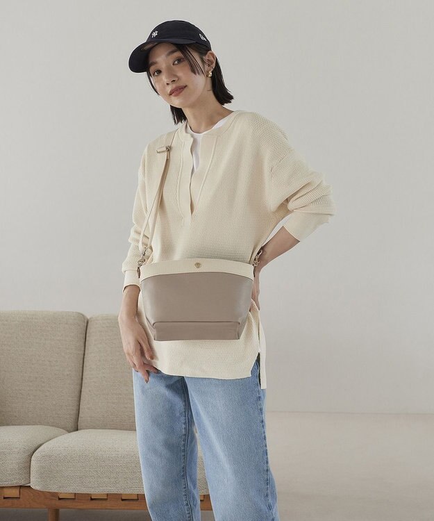 TOPKAPI 【Breath TOPKAPI】RIPPLE リプル スリム ミニショルダー バッグ ペールベージュ