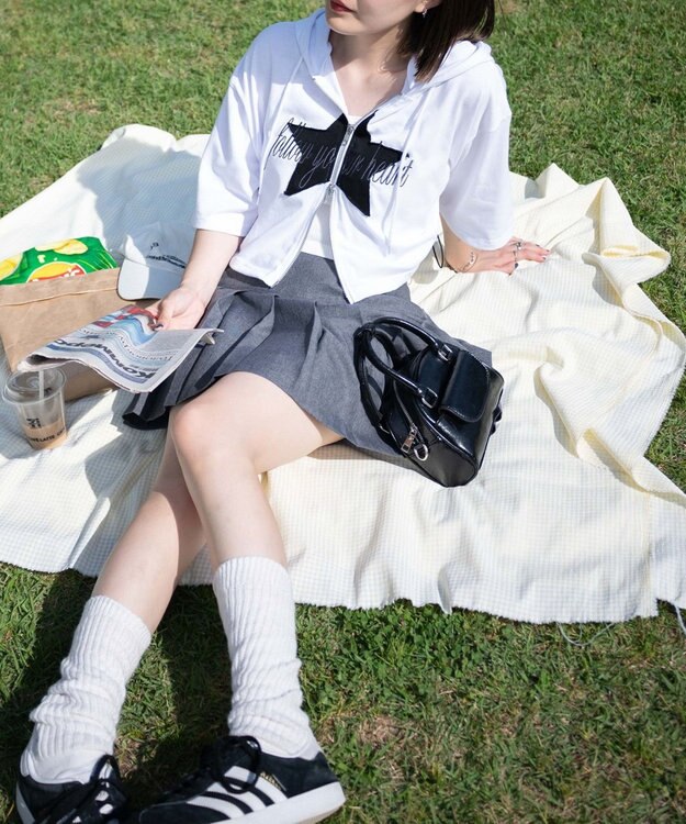 WEGO スターロゴ半袖ジップパーカー ホワイト