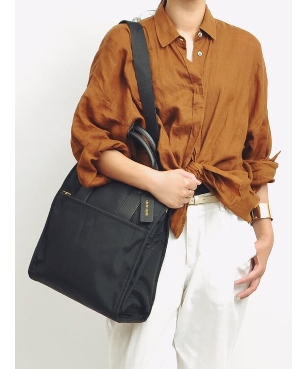 UNBILLION cachecache 11ポケットパーテーションリュックサック ブラック