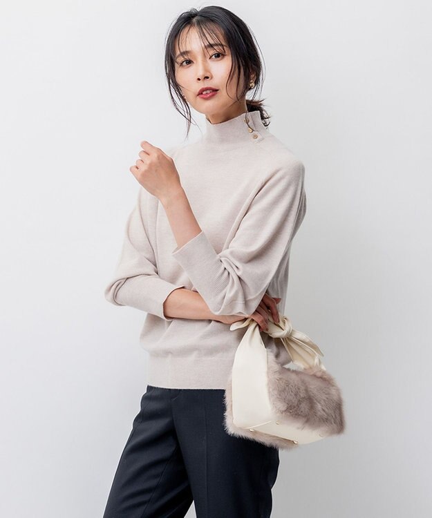 23区 セミウーステッド ハイネック ニット ベージュ系