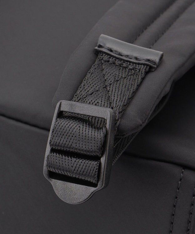 自由区 【軽量・撥水】ファンクショナルポケット リュック ブラック