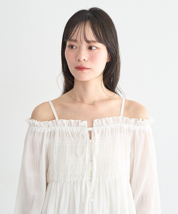 earth music&ecology 【2WAY】シャーリングフリルオフショルブラウス Off White
