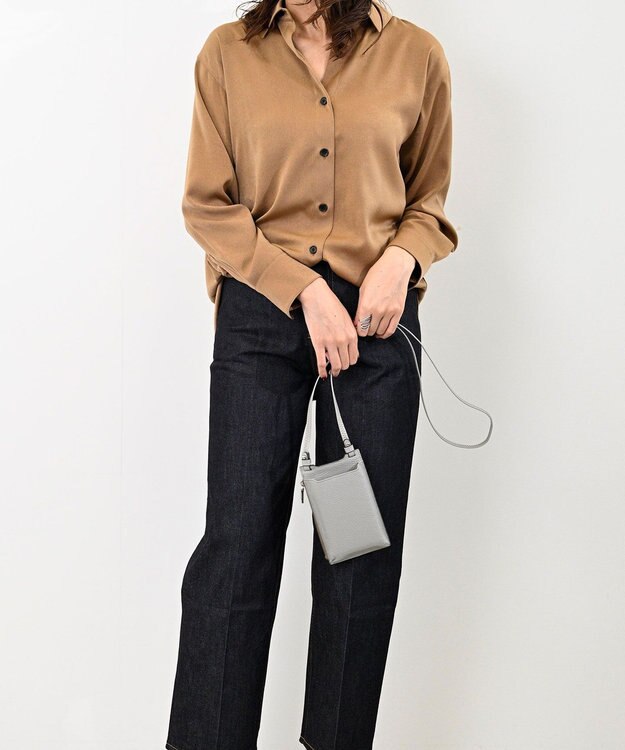 Atelier nuu 本革 スマホショルダー グレー