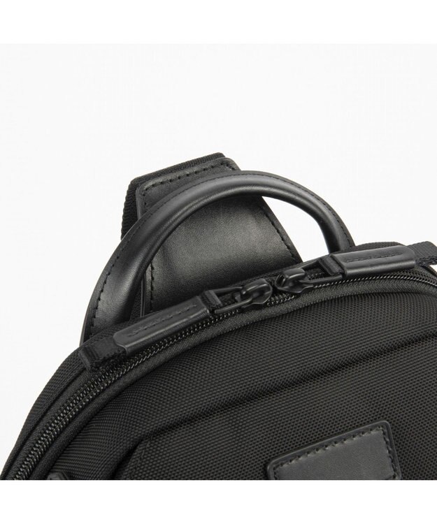 ZERO HALLIBURTON  ZLM ショルダーバッグ 7L 660g 81515 ブラック