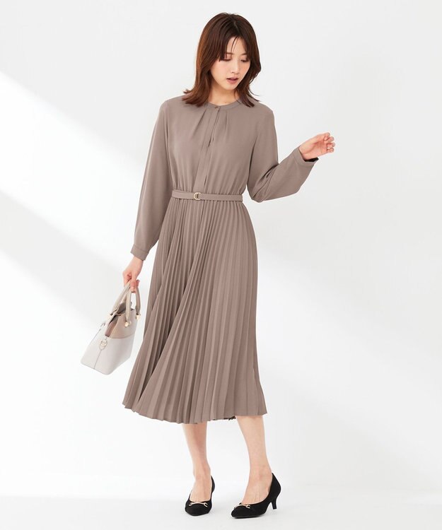 ANY SIS 【AIコラボ】スタンドカラープリーツ ワンピース モカ