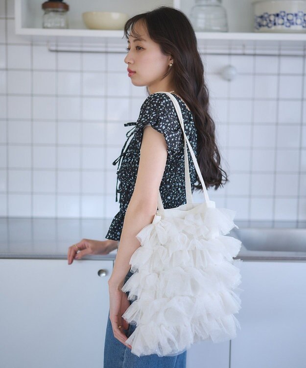 earth music&ecology ドットチュールフリルトートバッグ Ivory