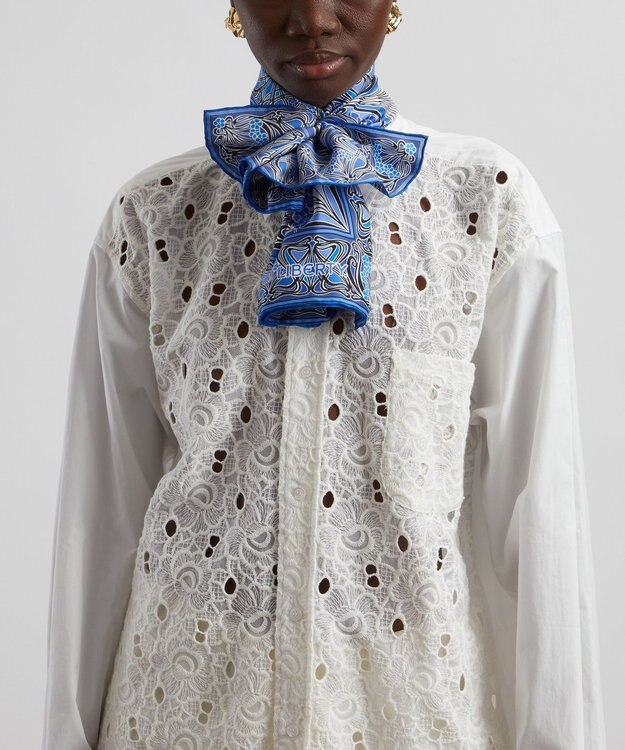 LIBERTY. アイアンシ シルクツイルスカーフ 70 ブルー