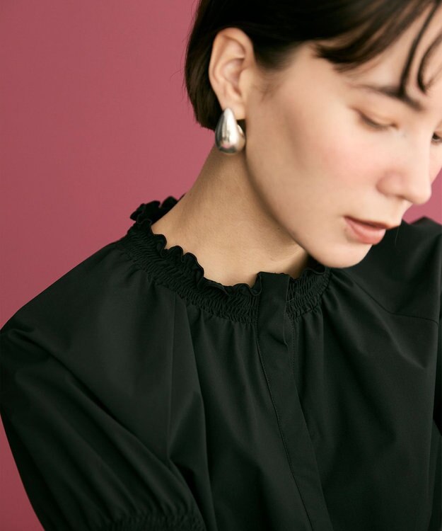 #Newans 【洗濯機可／撥水】シャーリングネック ボリュームスリーブシャツ ブラック