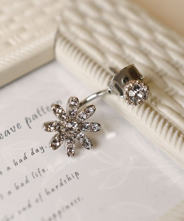 Tiaclasse 【金属アレルギー対応】フラワーキャッチピアス シルバー