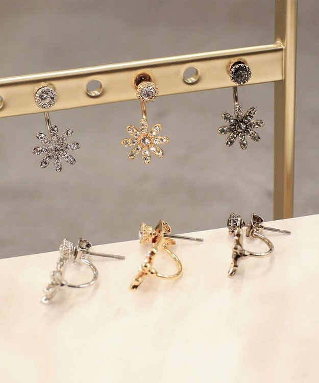 Tiaclasse 【金属アレルギー対応】フラワーキャッチピアス シルバー