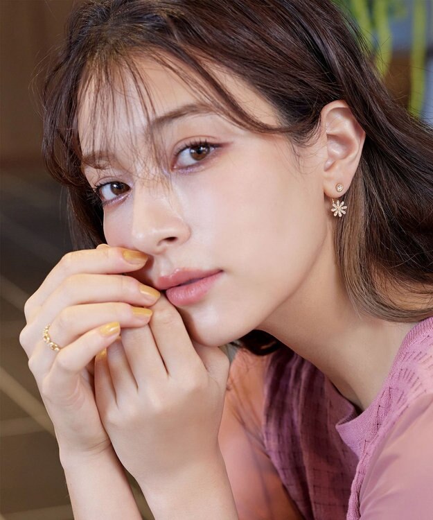 Tiaclasse 【金属アレルギー対応】フラワーキャッチピアス ゴールド