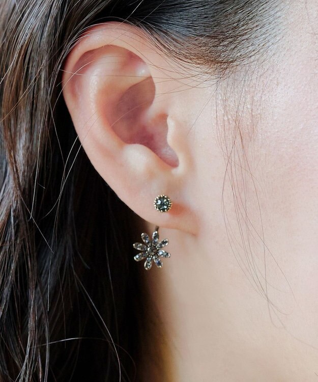 Tiaclasse 【金属アレルギー対応】フラワーキャッチピアス ブラック