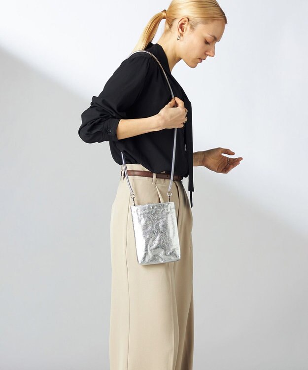 Y'SACCS PVCメタリックショルダーバッグ シルバー