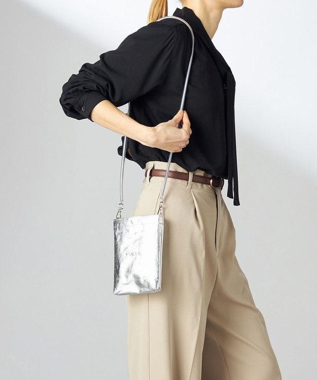 Y'SACCS PVCメタリックショルダーバッグ シルバー