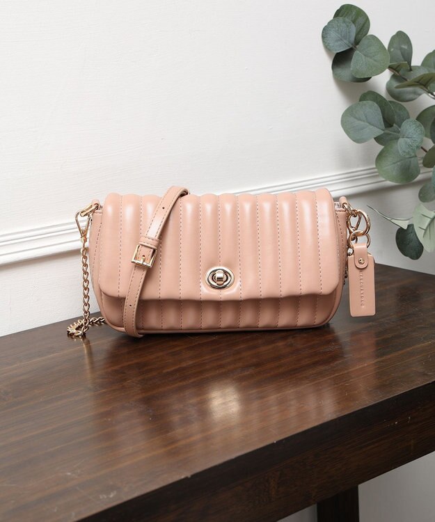 style code 【MERCURYDUO/マーキュリーデュオ】ストライプキルティング　フラップショルダーバッグ ピンク