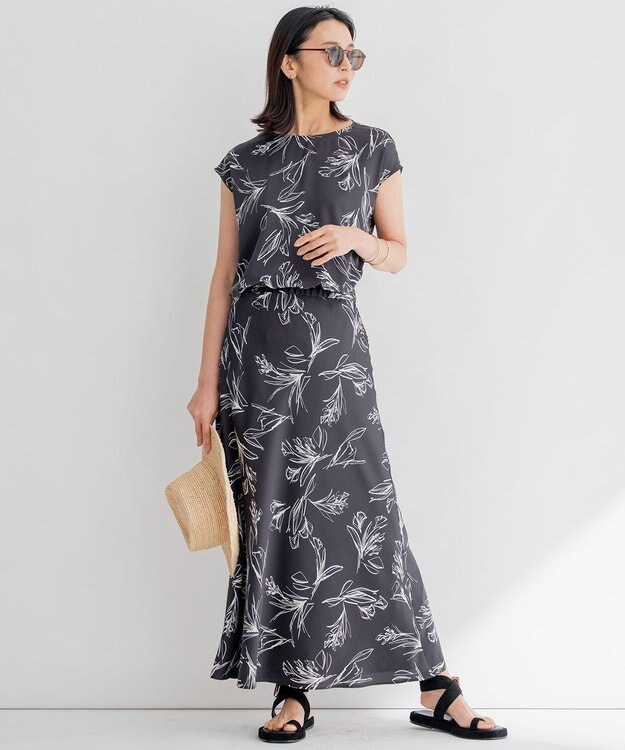 23区 【洗える】ラインフラワープリント Iライン スカート ブラックプリント