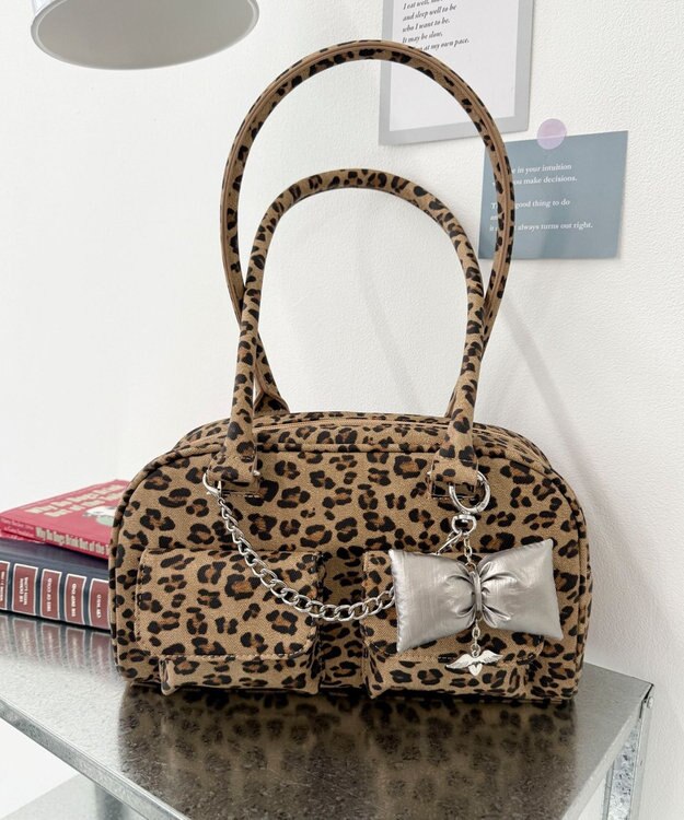 WEGO チャーム付きチェーンボストンバッグ ベージュ