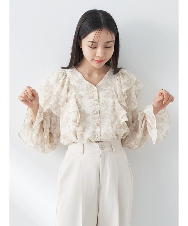earth music&ecology 花柄ラッフルブラウス Ivory