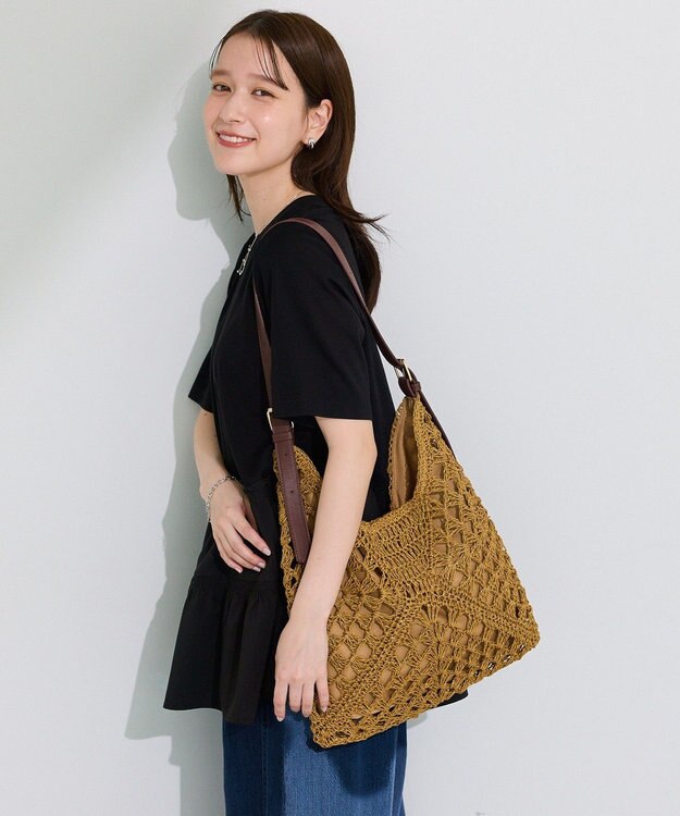 Green Parks ラメフィルム編込透かし柄ショルダーカゴバッ Beige