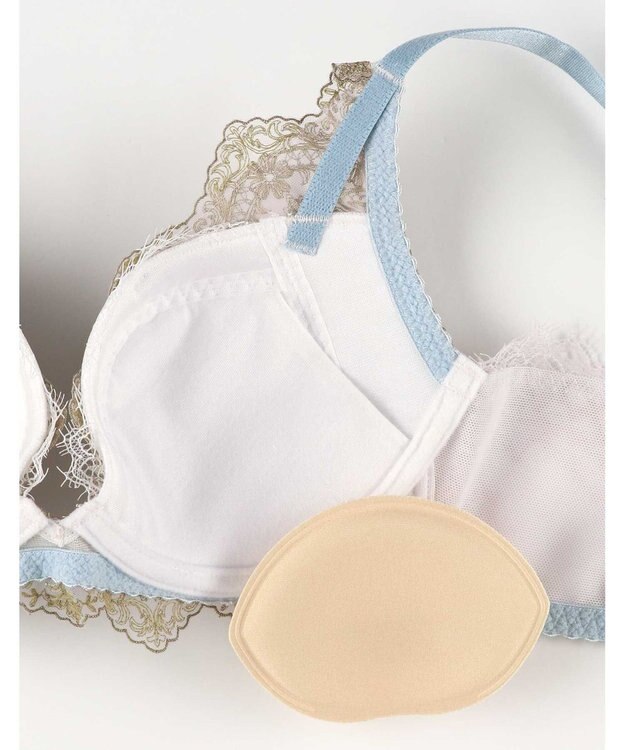 AMPHI ブラジャー 谷間メイク 脇高設計 細身え効果 Gカップまで対応 大きいサイズ 【Glama-Rich グラマリッチ 脇スッキリタイプ】ブラ BYJ603 アンフィ／ワコール ベージュ