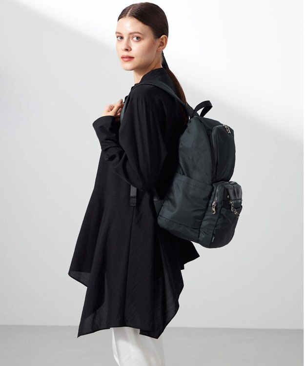 Y'SACCS テープデザイン　トラベルデイパック ダークグレー