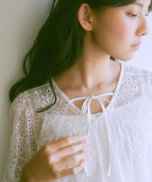 earth music&ecology パフスリーブ楊柳刺繍チュニック White