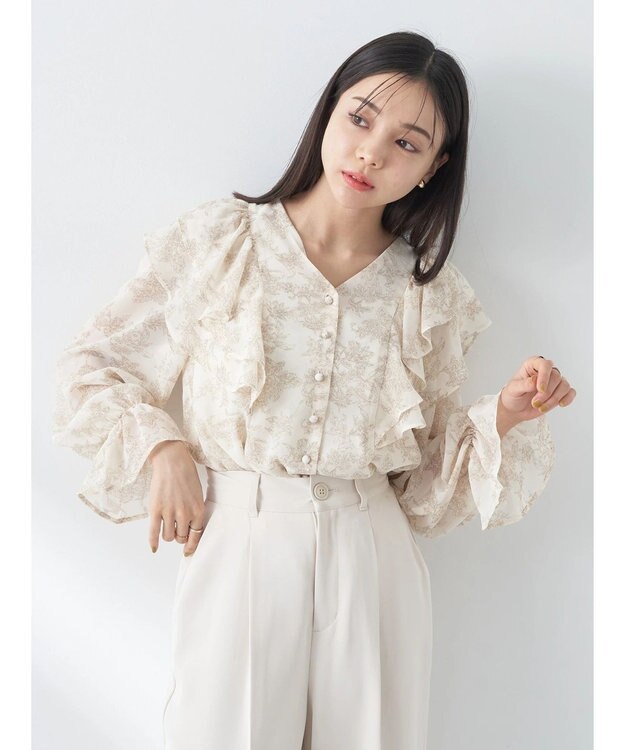 earth music&ecology 花柄ラッフルブラウス Ivory