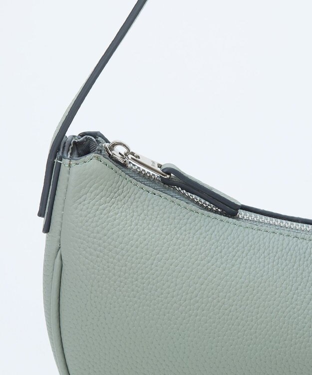 TOPKAPI 【Breath TOPKAPI】シュリンクレザー ハーフムーン ショルダーバッグ / チャーム付き グリーングレー