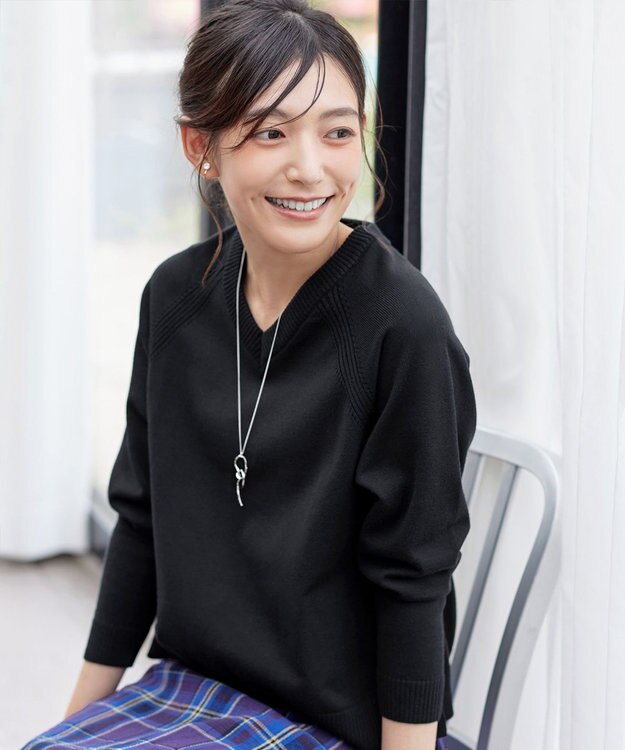 Tiaclasse 【安田美沙子さん着用・選べる2type】ラグランニットトップス Vネック：ブラック