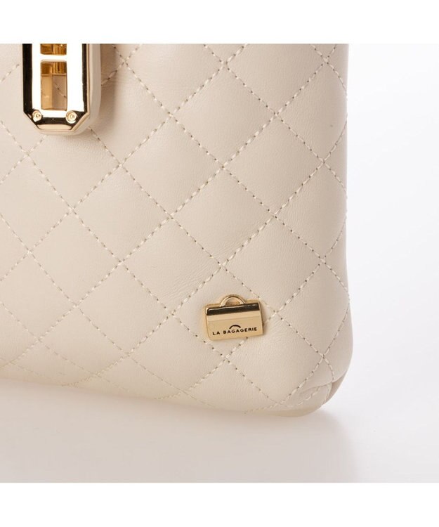LA BAGAGERIE シープレザー　キルティングスマホショルダー アイボリー