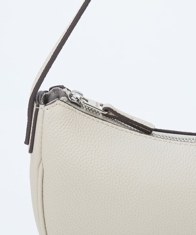 TOPKAPI 【Breath TOPKAPI】シュリンクレザー ハーフムーン ショルダーバッグ / チャーム付き オフ