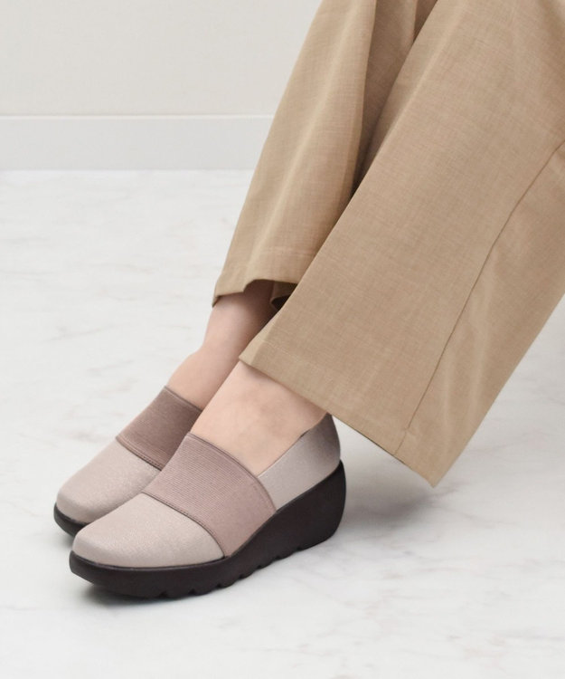 Bridget Birkin 【Bridget Birkin】甲ゴムヒールアップレインパンプス ベージュ雑材