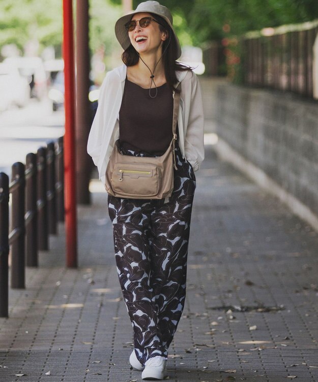 23区 【洗える】Ratti フラワーアートプリント ワイド パンツ ダークブラウン×グレー