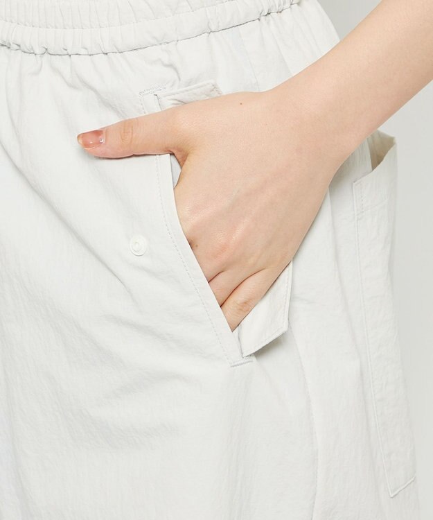 uncrave ライトプルーフナイロン パラシュートパンツ グレージュ