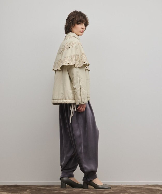 GRACE CONTINENTAL ケープ付カバーオールジャケット ベージュ