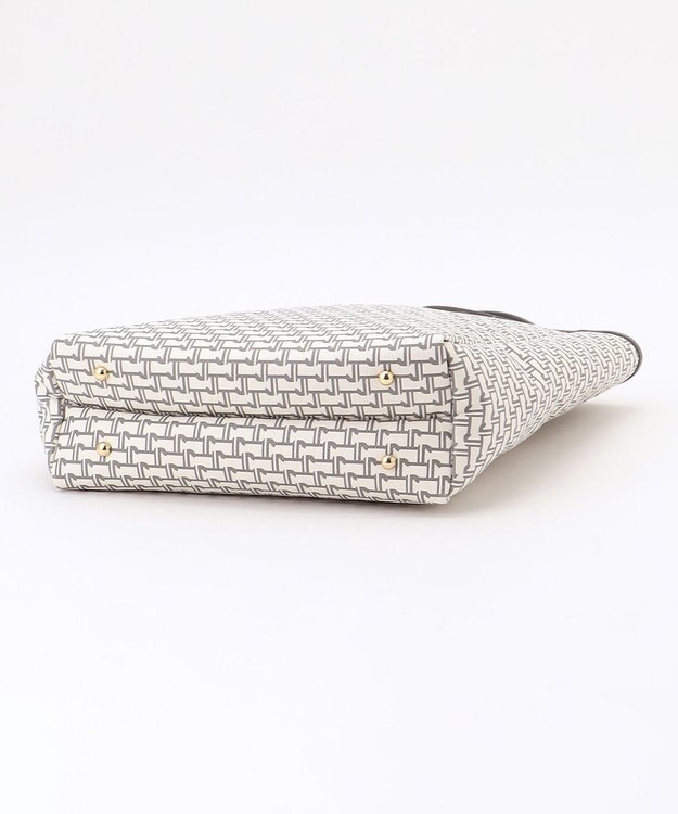 自由区 【カタログ掲載】モノグラムロゴトート バッグ ホワイト