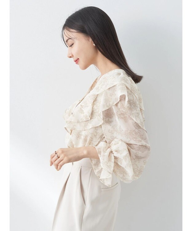 earth music&ecology 花柄ラッフルブラウス Ivory
