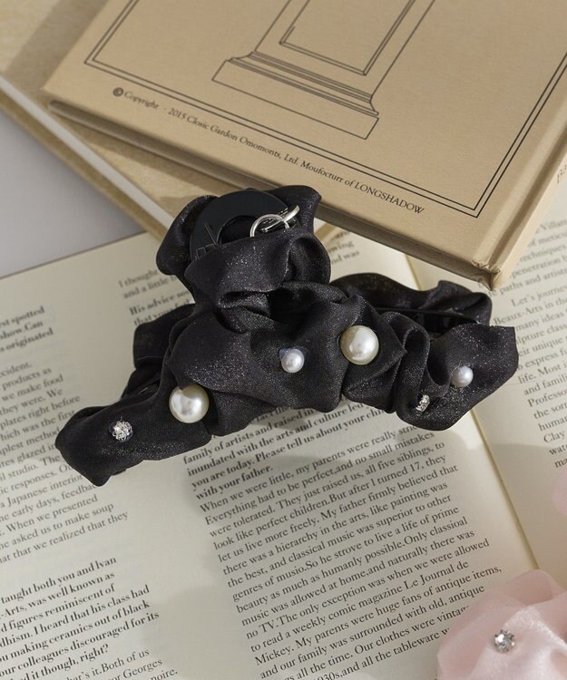 Maison de FLEUR オーガンジーパールエアリーバンスクリップ Black