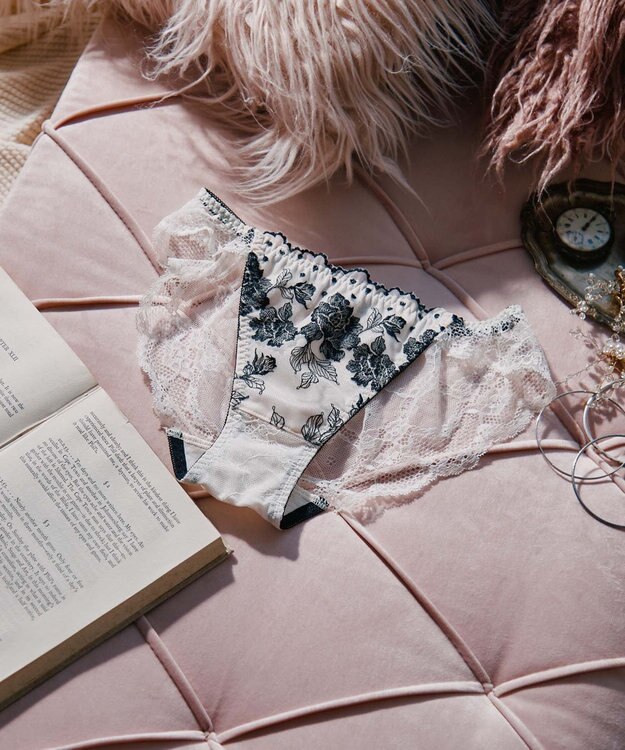 San-ai Resort（三愛水着楽園） エレガントコレクション 【2412】 バックレースショーツ 【northerly】 アイボリー