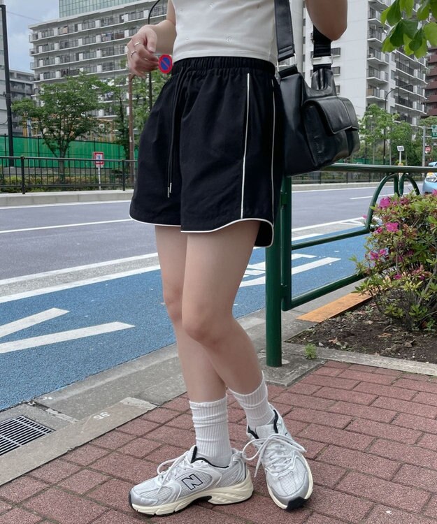 WEGO 【ウエストゴム】パイピングラインショートパンツ ブラック