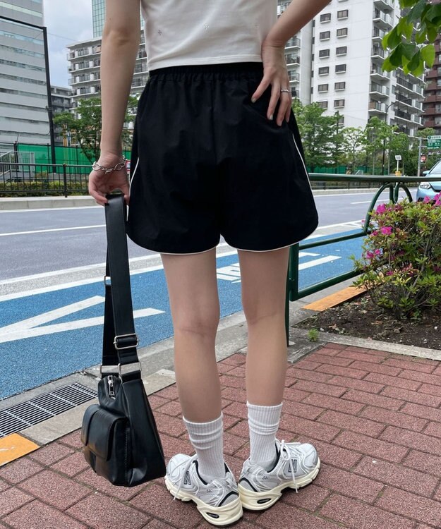 WEGO 【ウエストゴム】パイピングラインショートパンツ ブラック