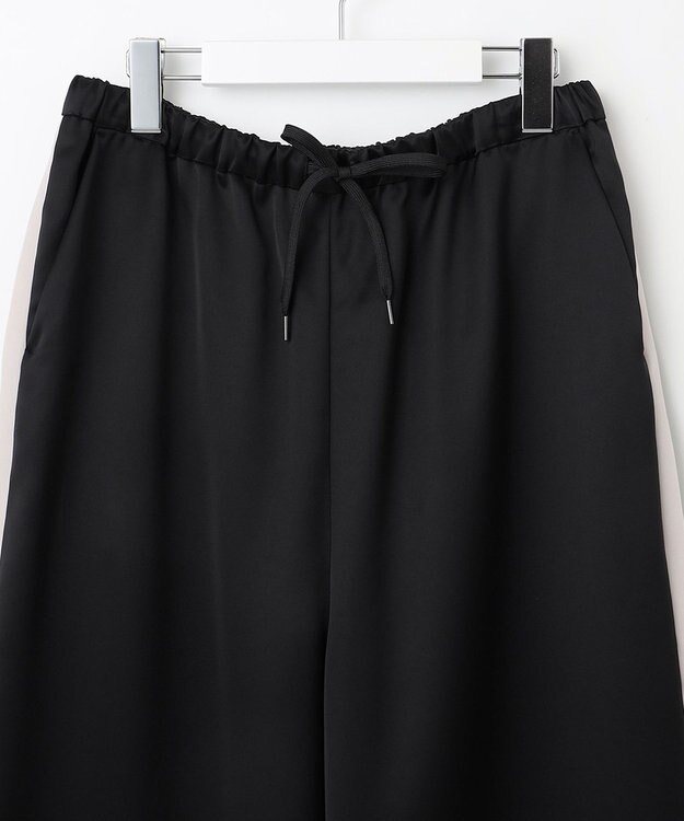 23区 S 【SLOW/一部店舗限定】ブライトサテン ライン パンツ ブラック系