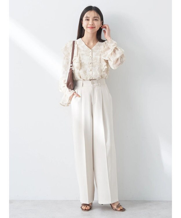 earth music&ecology 花柄ラッフルブラウス Ivory