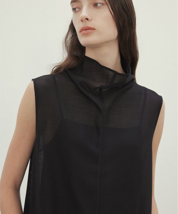 BEIGE， 【洗える・吸水速乾・防シワ・eclat 7・8月号掲載】LIATRIS / オフタートルノースリーブワンピース Black